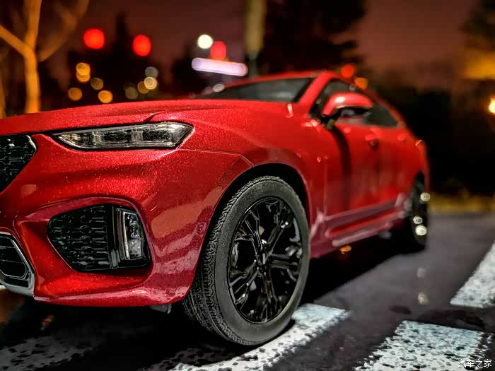 爱车模魏派vv7s马尔斯红夜景写真