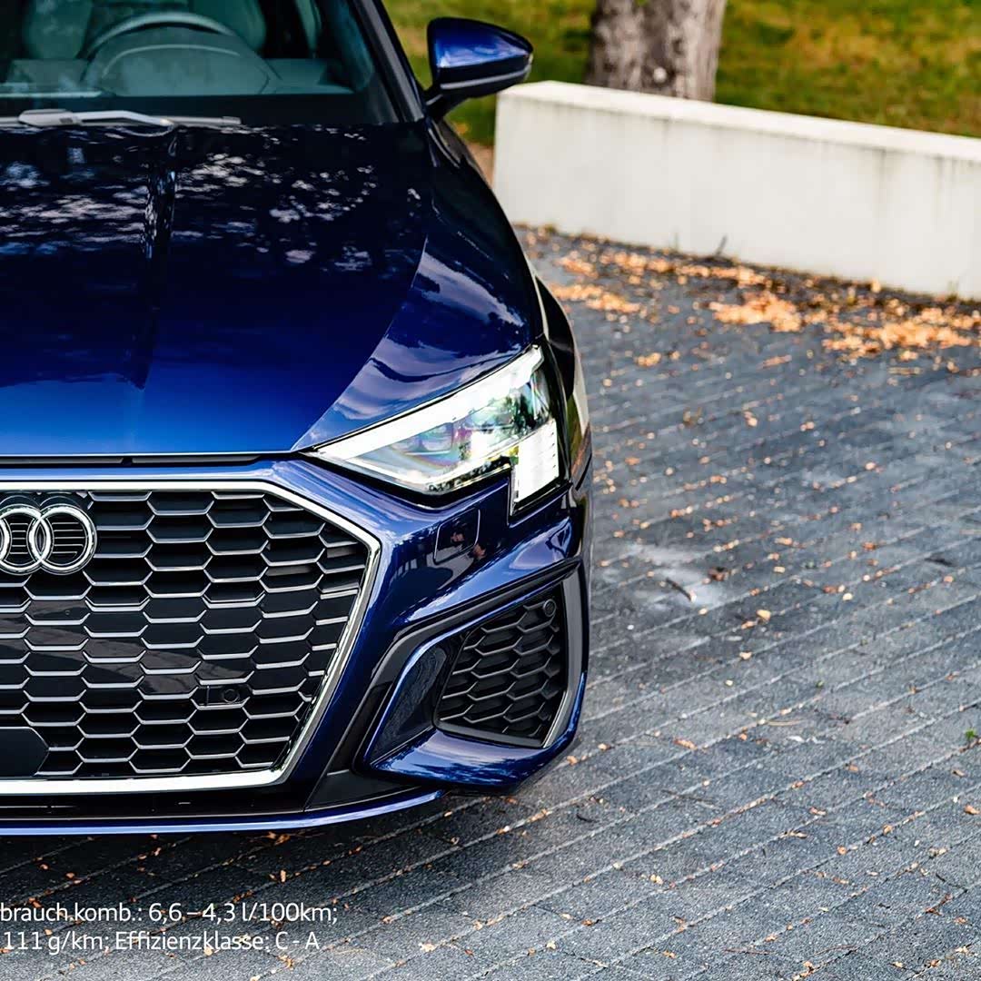 2020奥迪a3纳瓦拉蓝车漆小家伙长的挺别致