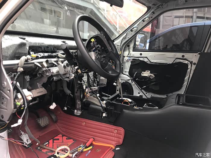 【图】进前面前,途乐红色内饰换新升级_途乐论坛_汽车之家论坛