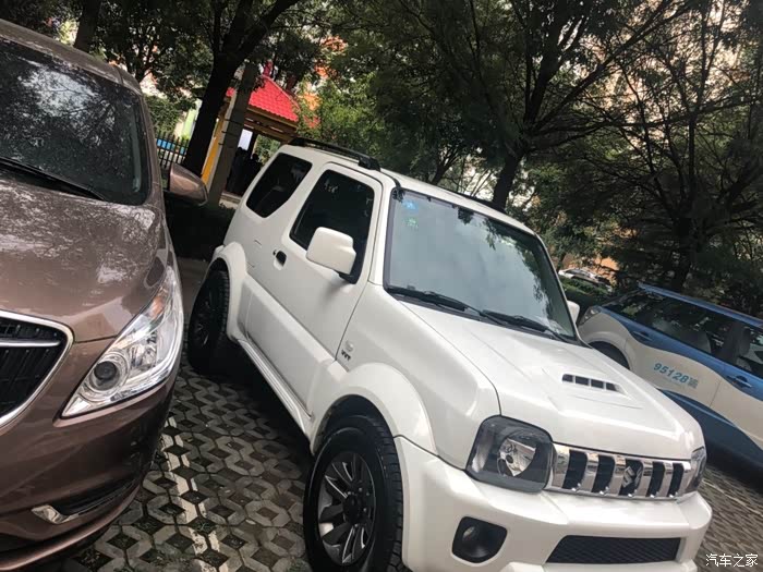 收一辆15款手动吉姆尼