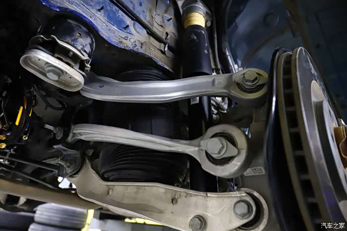 【图】q7空气悬挂 底盘升降 一套很多人喜欢的装备_奥迪q7论坛_汽车之