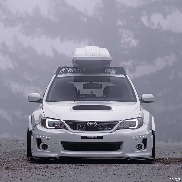 斯巴鲁翼豹wrx,背书包的小母豹