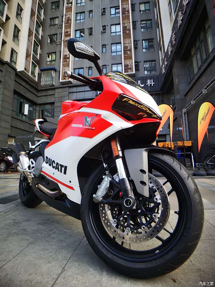 回复: 8 摩托车论坛 【全民用车记】享受承载灵魂的座驾,杜卡迪959