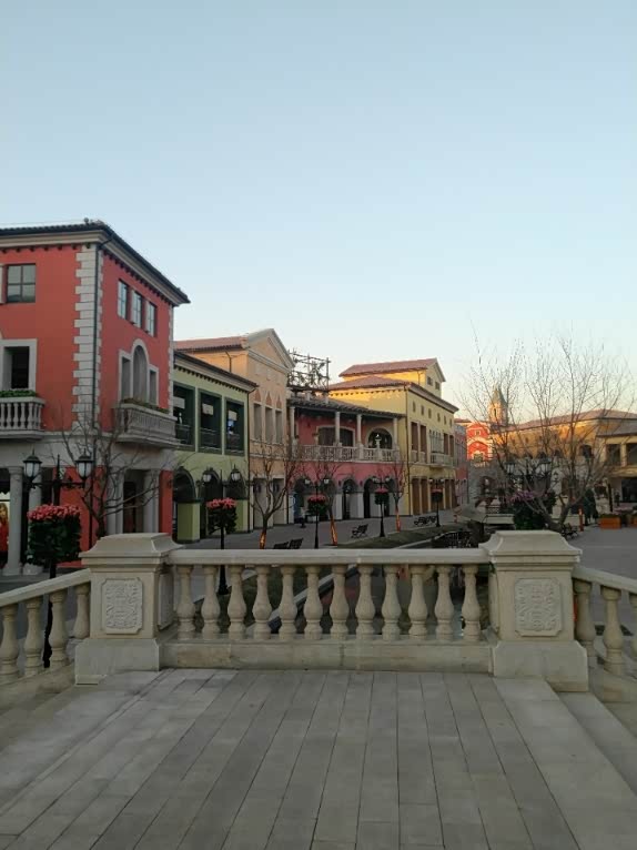 奥特莱斯小镇购物之旅