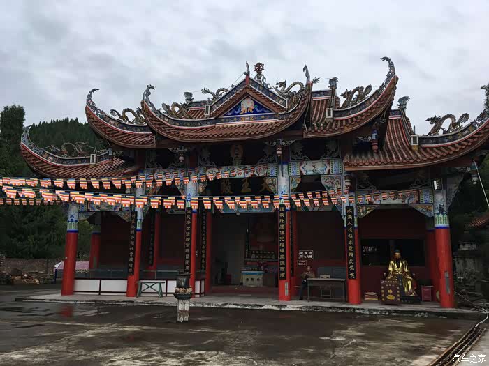 四川长安suv联盟骑云飘飞虔诚朝拜药王寺