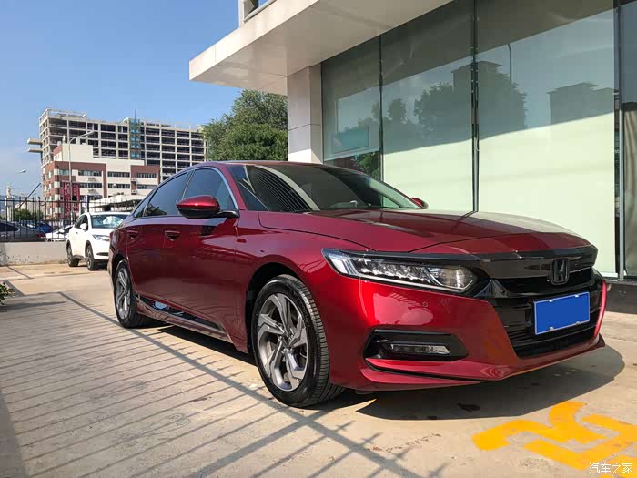 红色十代雅阁资深车主用车感受媳妇躺枪上镜