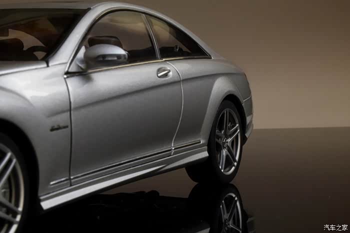 西装暴力男autoart奔驰cl63amg棚拍