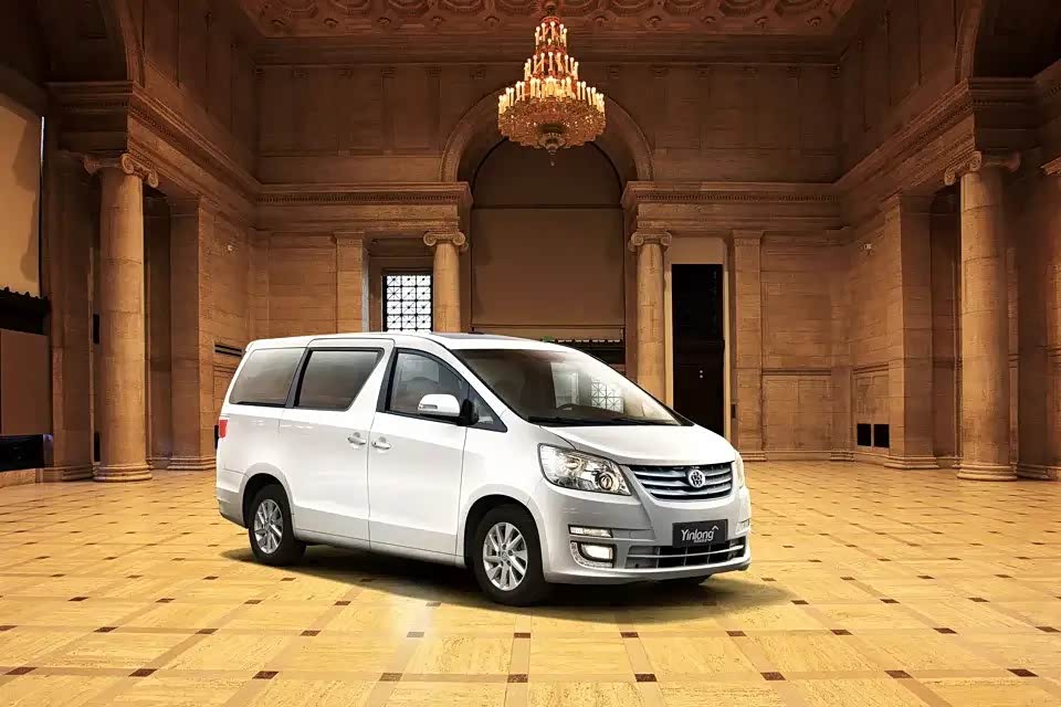 银隆艾菲的车头还有一些自己的设计元素