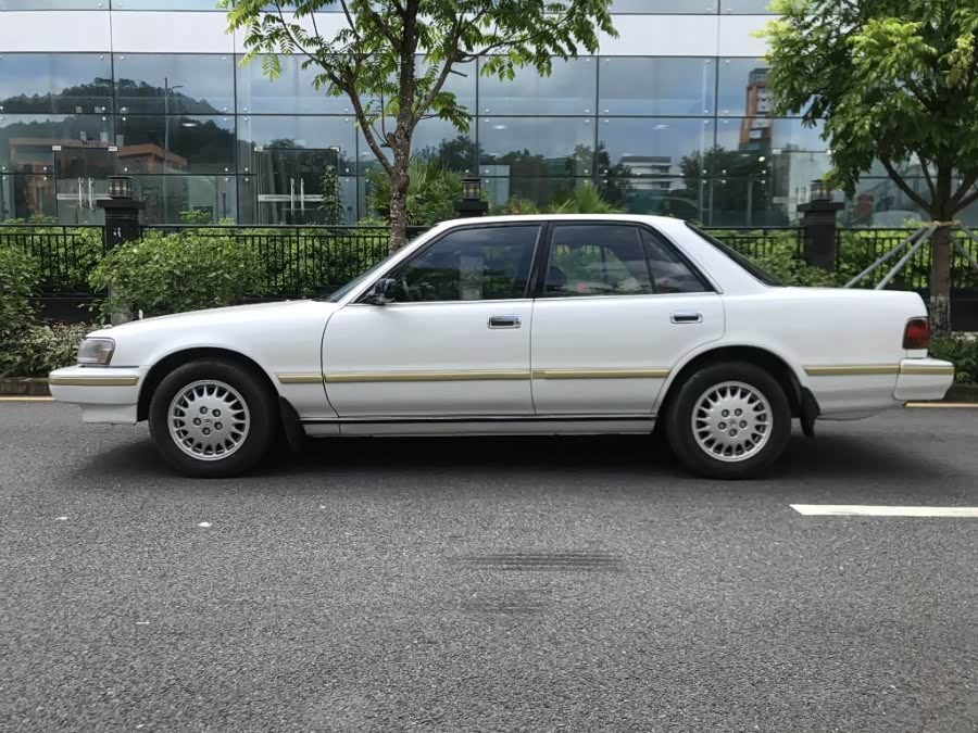 我猜很多人都不认识这款车,丰田cressida!