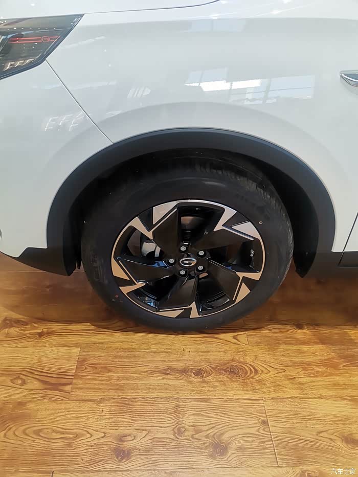 广汽传祺gs3轮胎