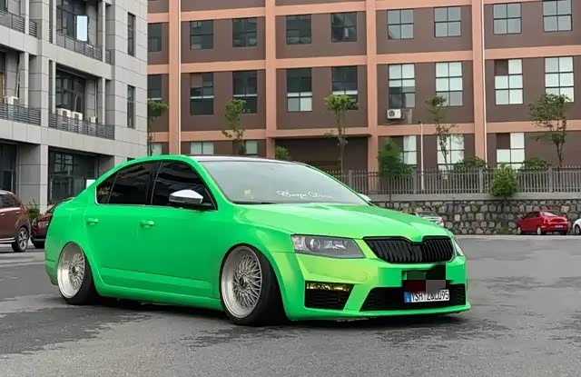 19岁少年改装斯柯达明锐打造出一颗低趴青苹果