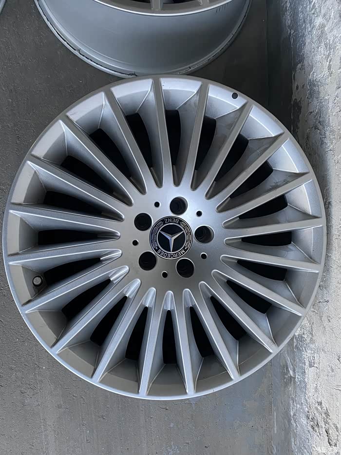 新款奔驰s350l轮毂