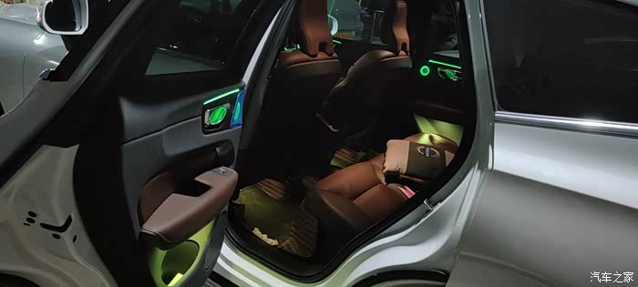 疫情期间生意惨淡来搞搞xc60全车氛围灯爱了爱了