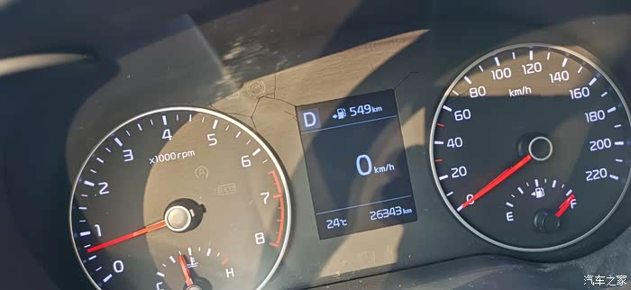 2019起亚kxcross16仪表盘爆裂