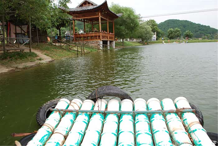 廉江市有一个非常出名的农家乐园金龟岭休闲游乐农场