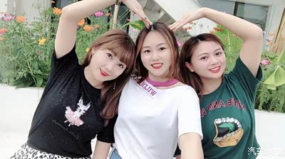 相约美女朋友,一起打卡网红地.