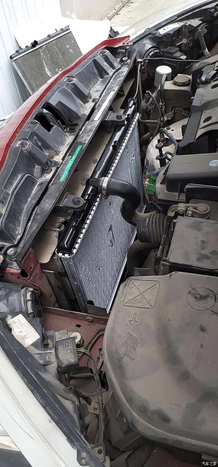 12款标致308自己动手更换水箱散热器
