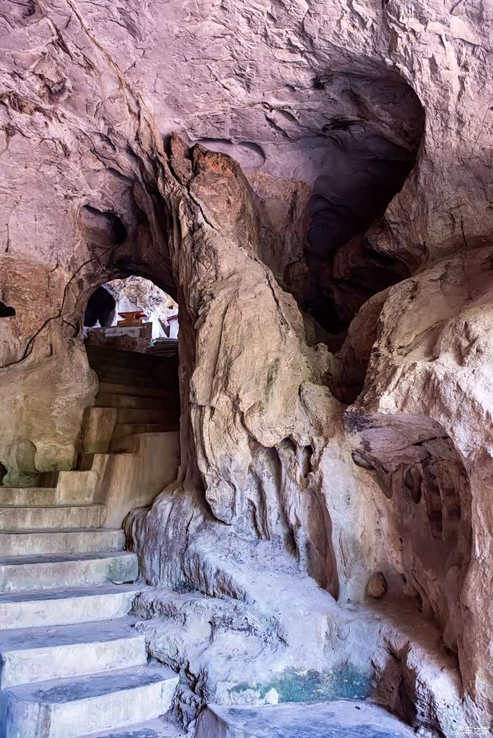 仙佛到场--武平县狮岩山