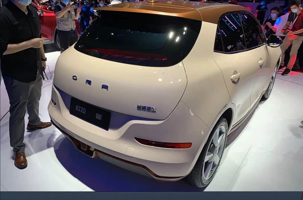 欧拉es11的设计元素还是比较丰富的,既有运动气质又可爱呆萌