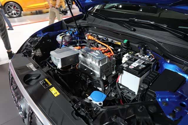e-tron配备了来自于宁德时代的三元锂电池组_奥迪q2l e-tron论坛_汽车