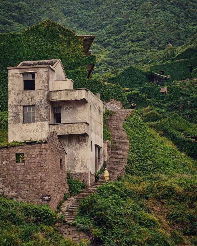 浙江舟山,被荒弃的无人小渔村儿.