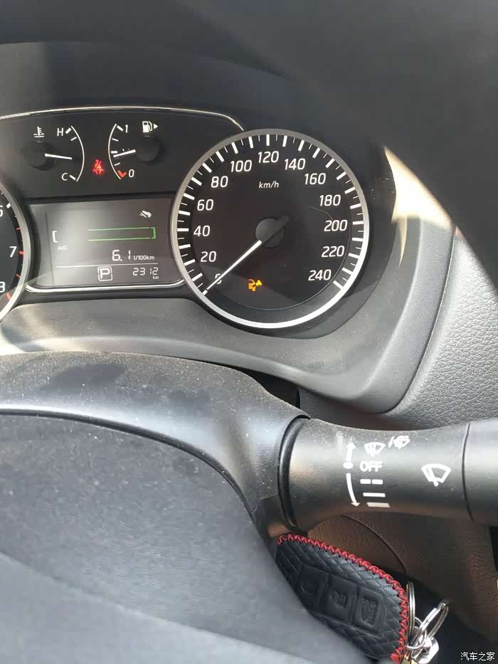 19款经典轩逸跑了两千多公里,出这个故障灯怎么回事