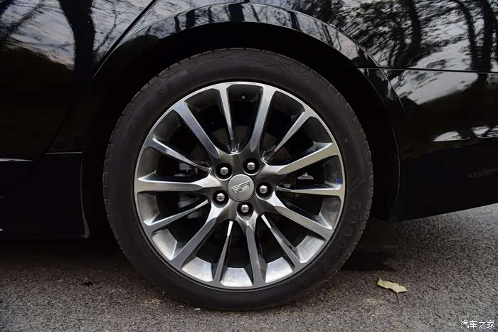 《不喧哗,自有声》——喜提美式大沙发-凯迪拉克ct6