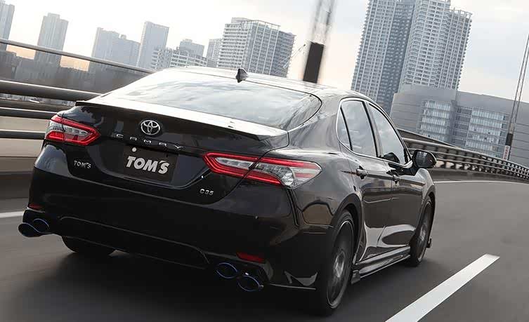 最强丰田凯美瑞35升6缸动力8at尾部四排气真帅气