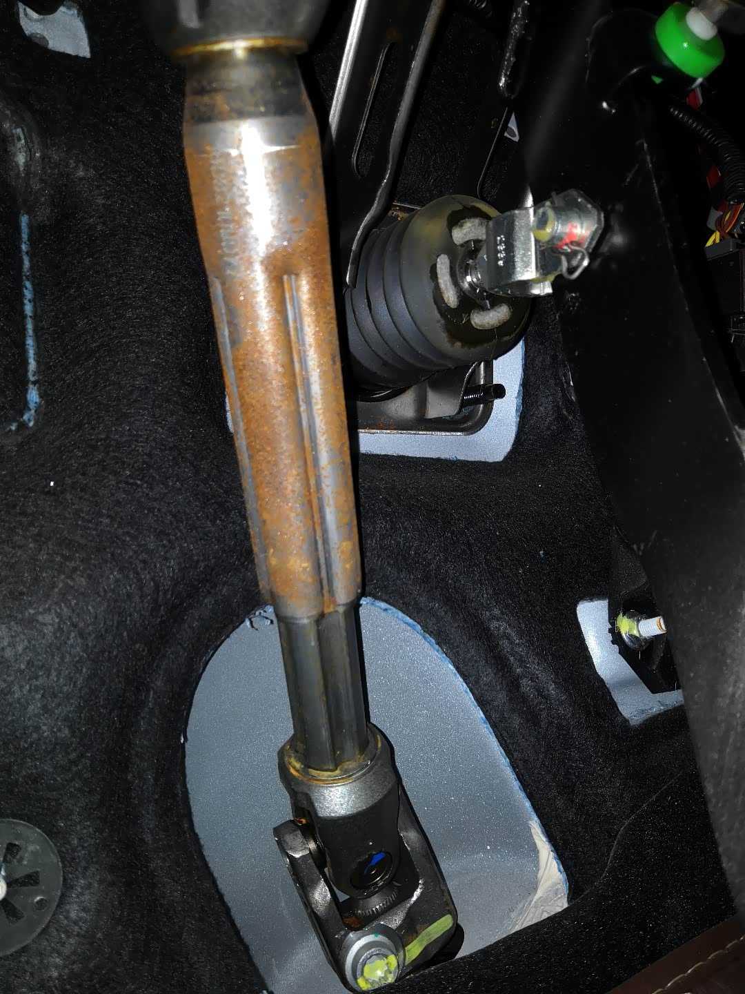 长安cs35转向杆生锈厂家给换新的吗还在质保期