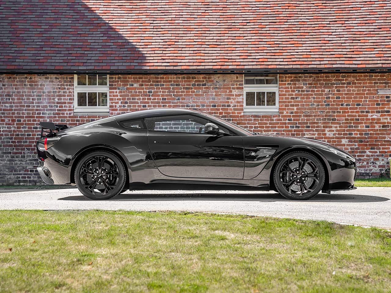 阿斯顿马丁 vantage v12 zagato