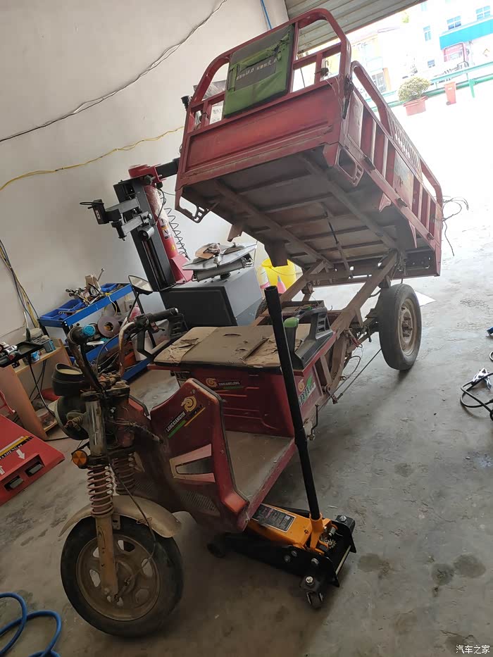 史上最硬核电动三轮车拖挂变身拖车