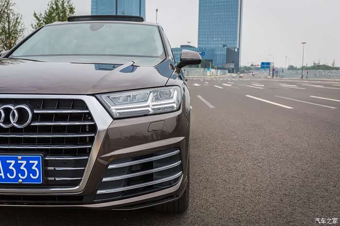 q7也是保姆车稳重坚固运动45sline运动版5000km详细作业