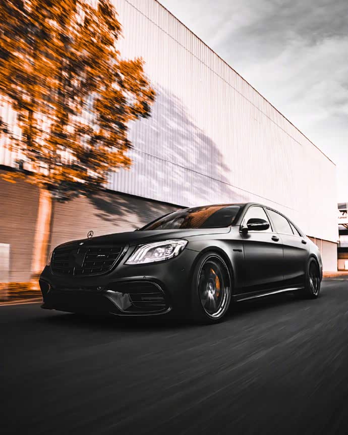 黑化的奔驰s63,有点帅!