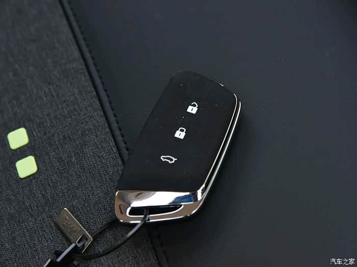 求科普rm5车钥匙用的什么型号电池如何更换