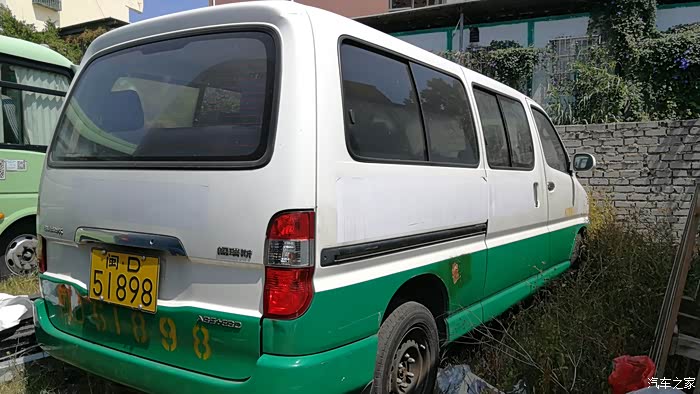 09年11座24手动11座黄牌车牌很好可以卖多少钱