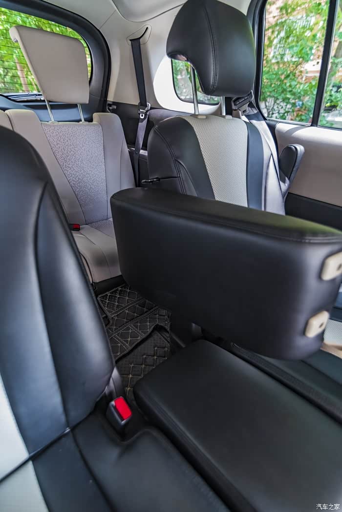 拍着玩,然后评测小五的空间,想买的可以参考_马自达5论坛_汽车之家