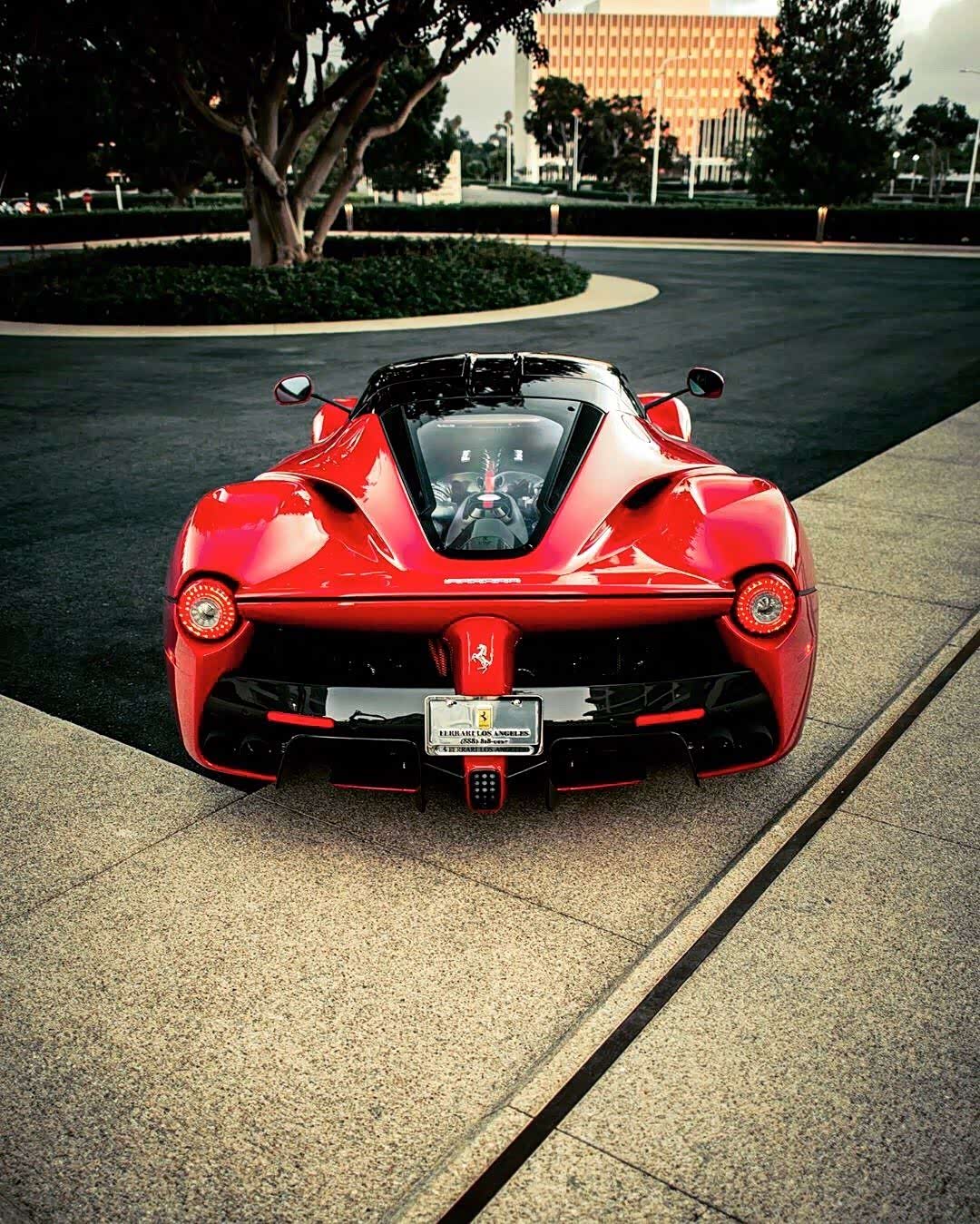 28 | 回复: 0 法拉利论坛 狠货ferrari laferrari.见过真容,霸气