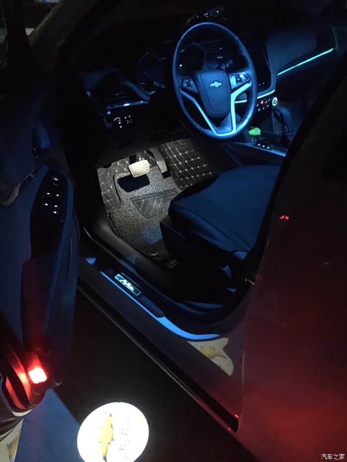 【图】改个高配昂科威原厂双色脚窝灯_迈锐宝论坛_汽车之家论坛