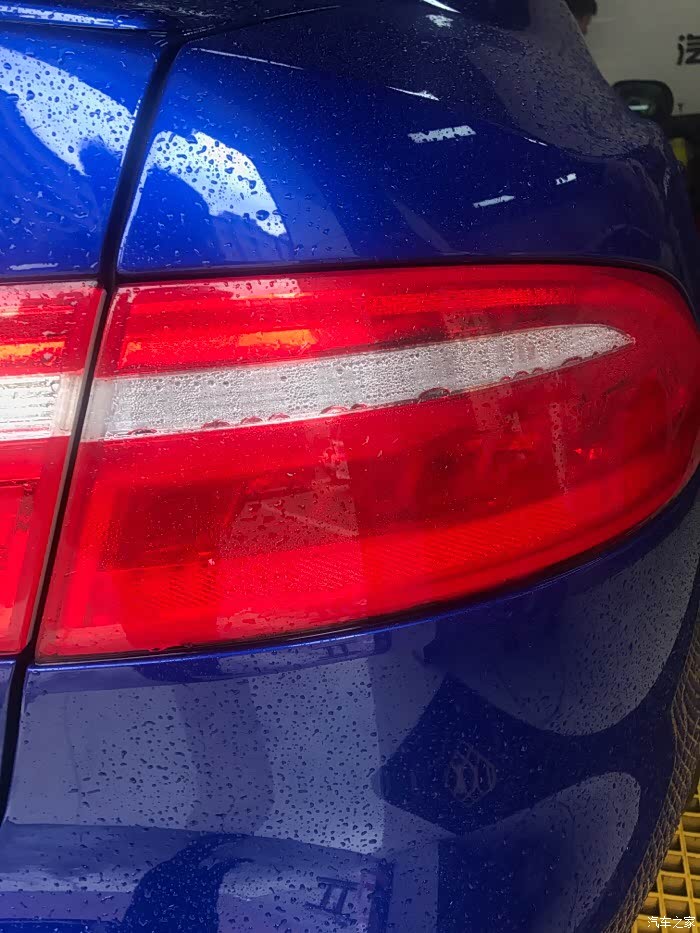 【图】xe后尾灯有水汽,你们的也这样吗?_捷豹xe/xel论坛_汽车之家论坛