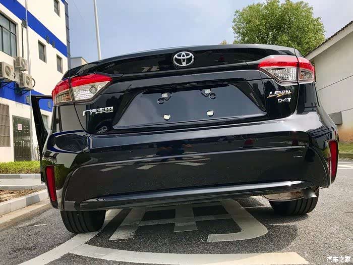 新雷凌黑色运动版提车上牌路