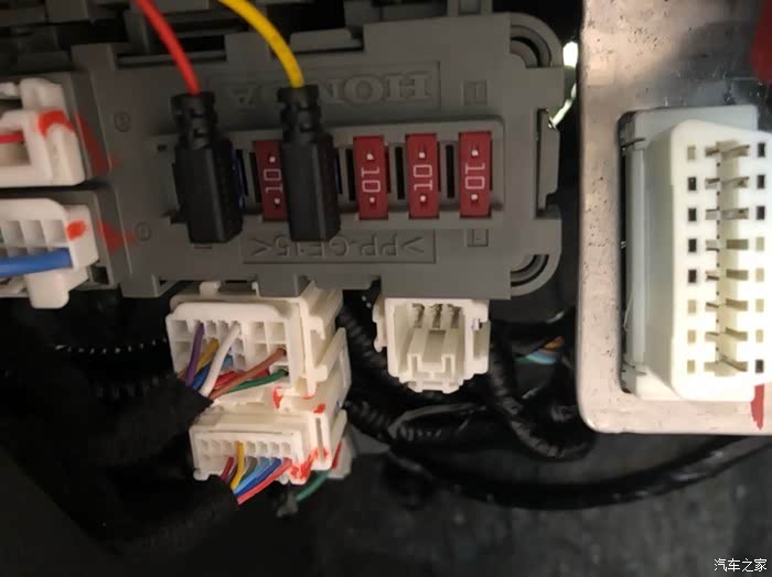 有大神知道十代思域的的保险丝图解吗