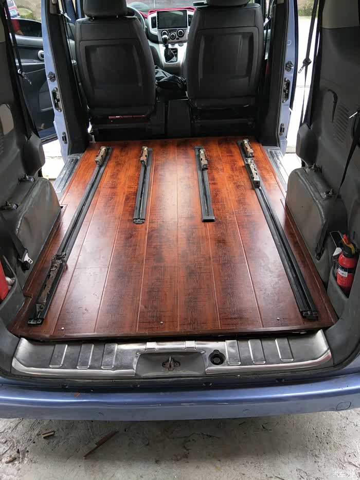 nv200改装途锐座椅