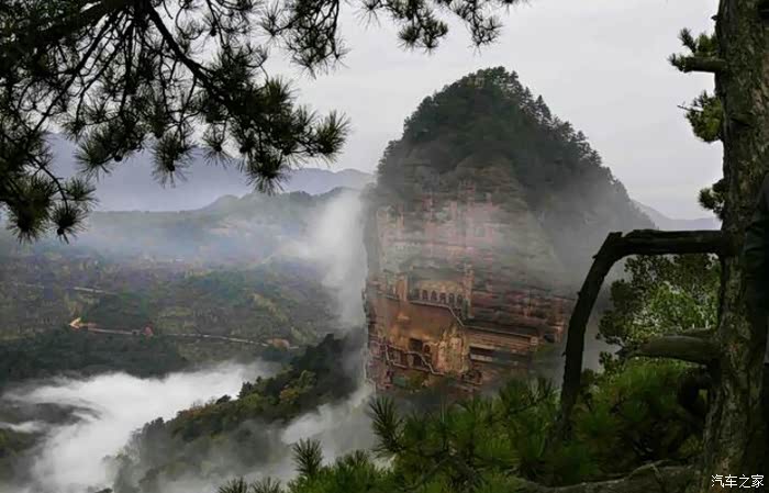 麦积山的麦积烟雨