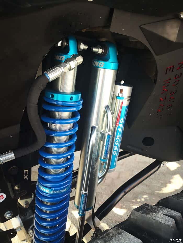 牧马人铠甲武士 八英寸king绞牙避震 king三通道减震