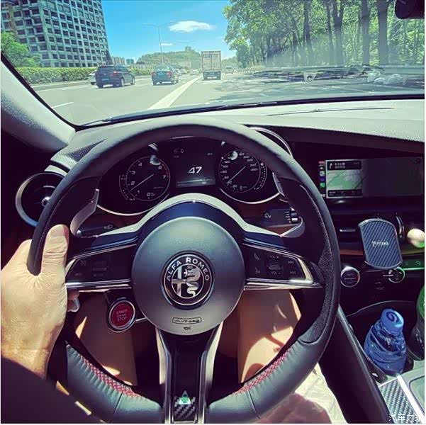 2020款四叶草方向盘上车