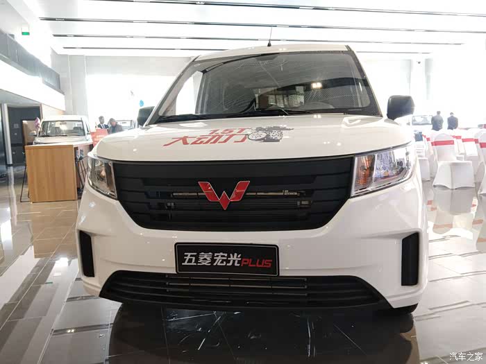 看的我心痒痒最能装的五菱宏光plus封窗版