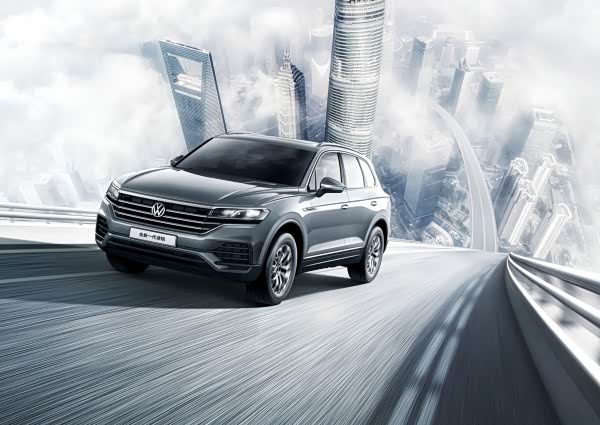 车辆配备了集成托森差速器的4motion恒时四驱系统.