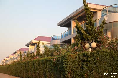 海之韵小区前排的别墅.