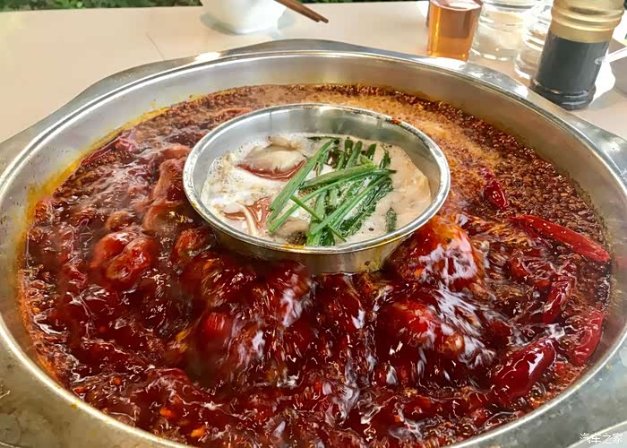 半山腰上吃火锅,要的就是这感觉