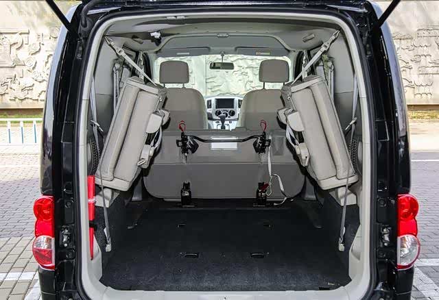 【图】nv200的车内空间实用性以及灵活性还挺高_日产nv200论坛_汽车之